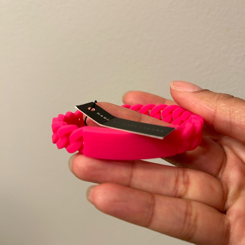 MARC BY MARC JACOBS - Silicone Bracelet - Picture 3 of 3
